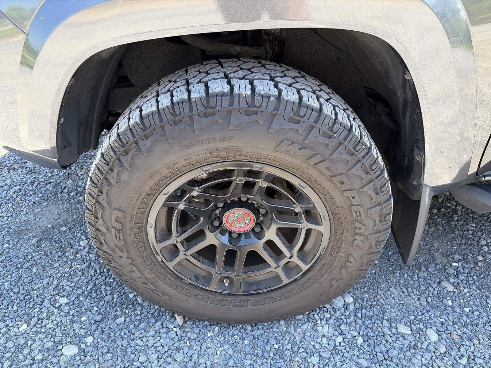 2017 Toyota Tacoma TRD Sport Double Cab 5' Bed V6 4x4 AT (Natl)