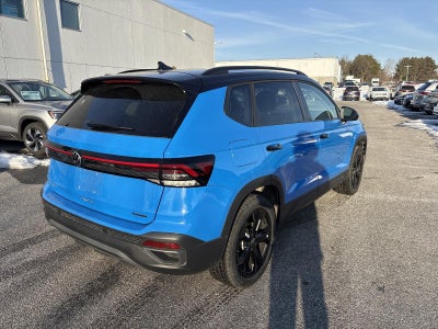 2025 Volkswagen Taos SE Black 4MOTION