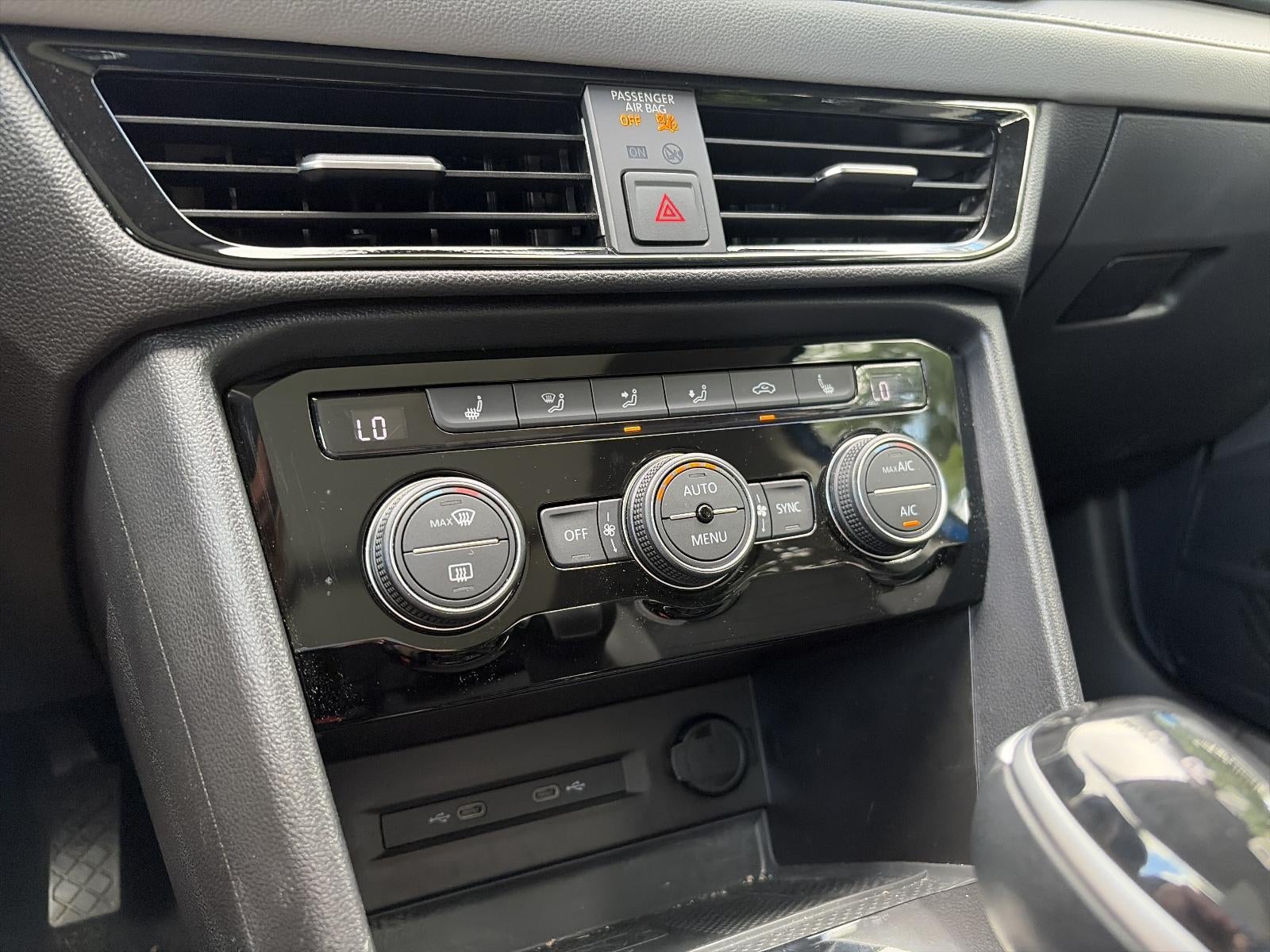 2023 Volkswagen Taos SEL 4MOTION *Ltd Avail*