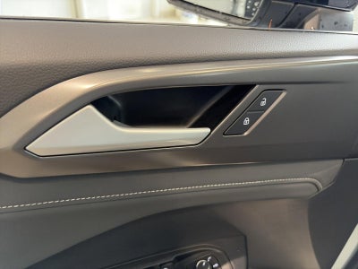 2025 Volkswagen Taos SE Black FWD