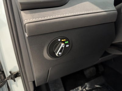 2025 Volkswagen Taos SE Black FWD