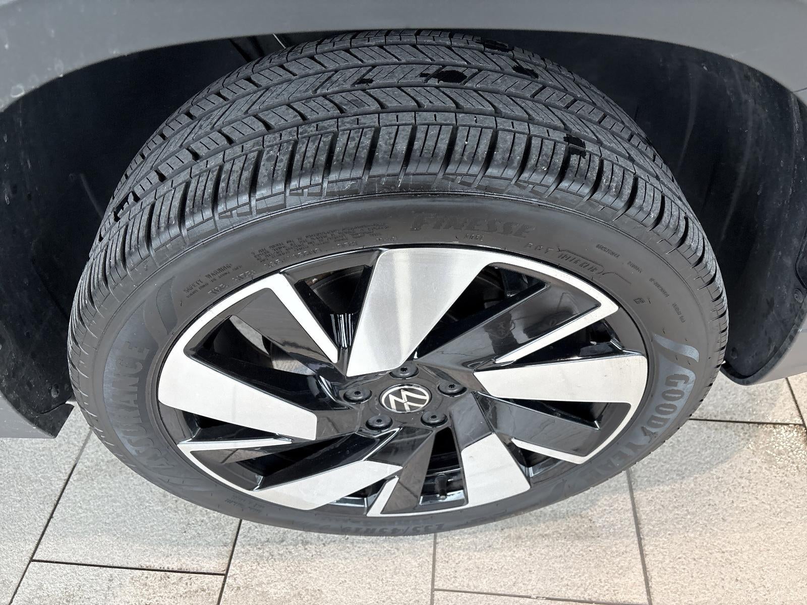 2024 Volkswagen Taos SEL 4MOTION