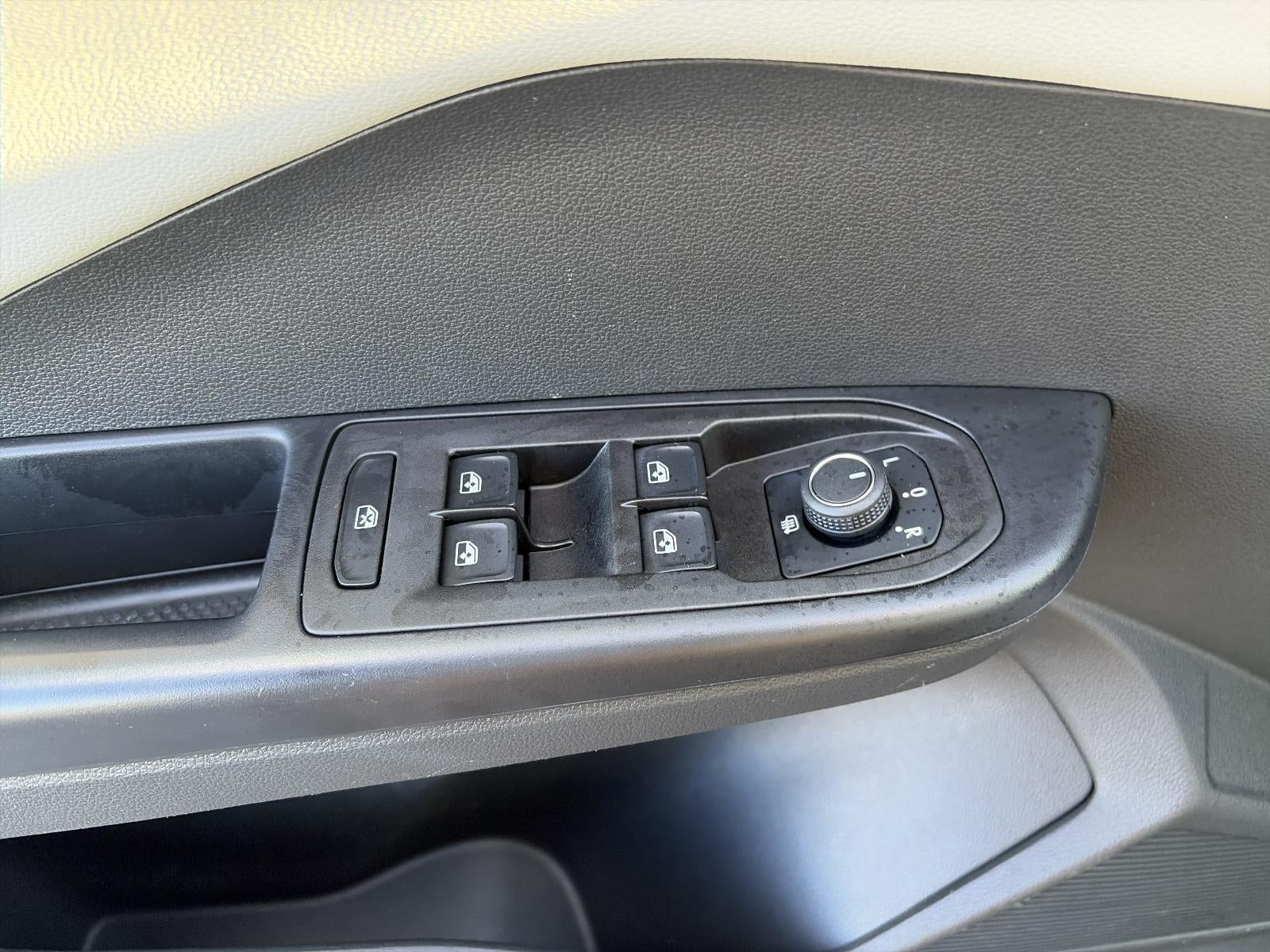 2025 Volkswagen Taos S 4MOTION