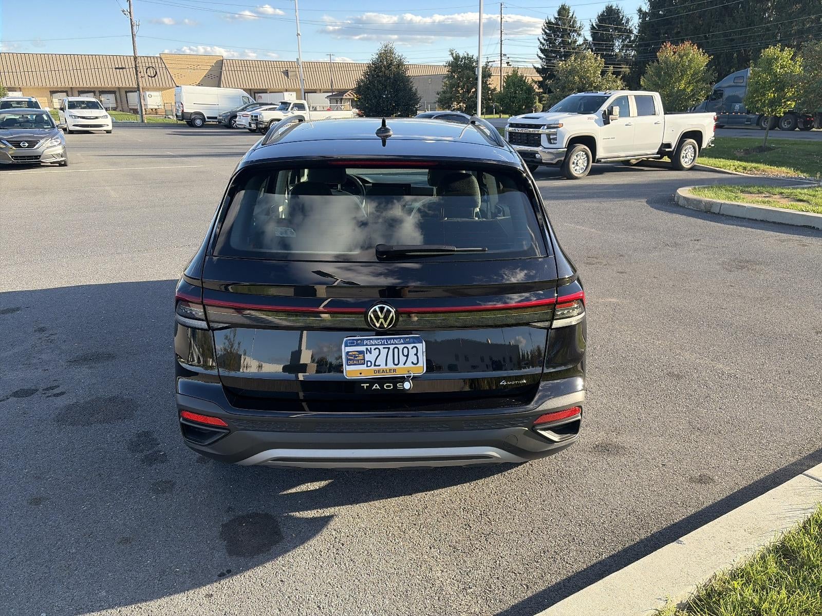 2025 Volkswagen Taos S 4MOTION