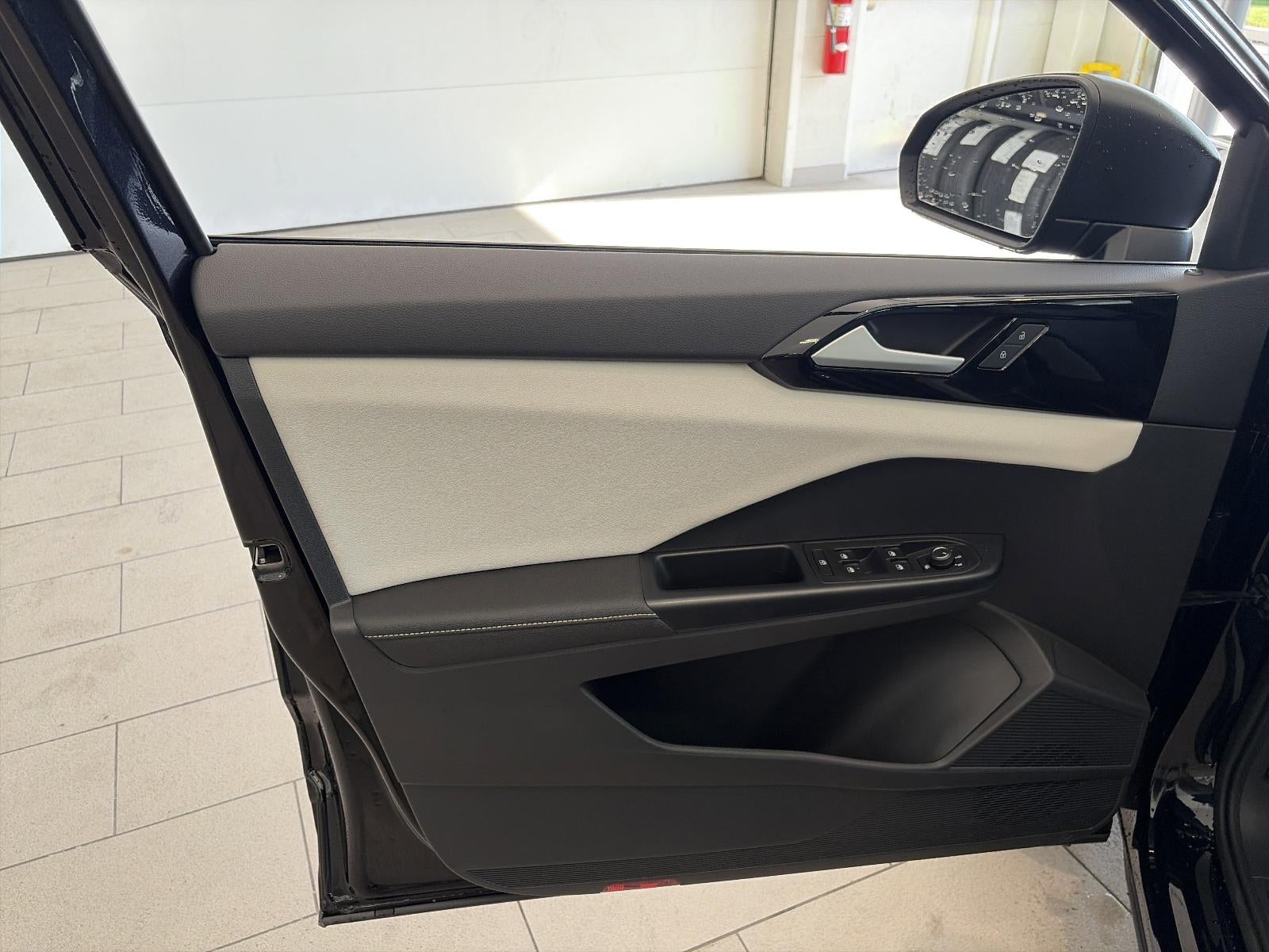 2025 Volkswagen Taos S 4MOTION
