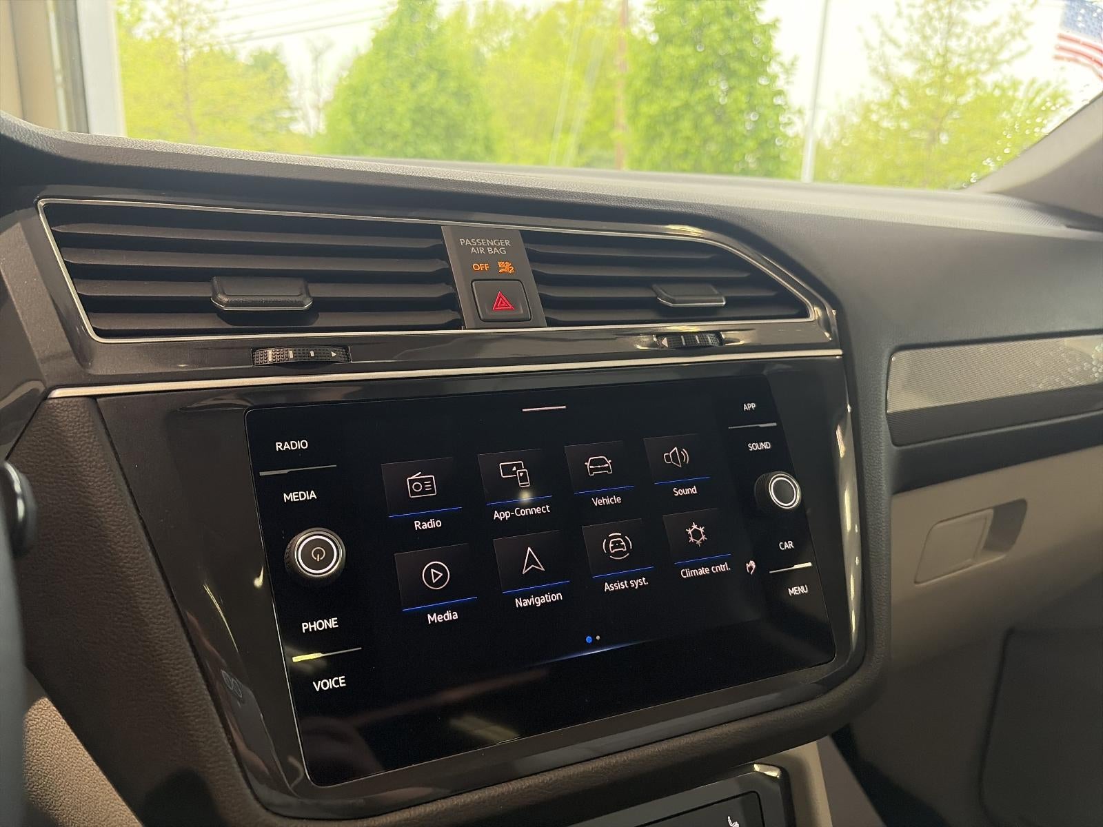 2024 Volkswagen Tiguan 2.0T SE 4MOTION