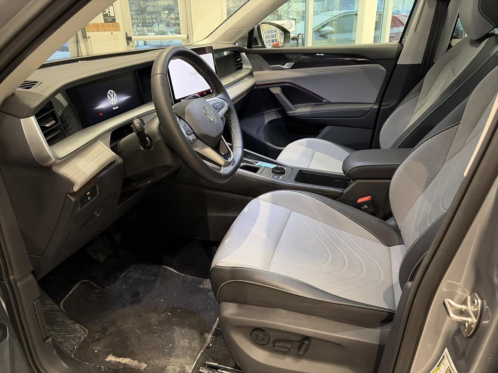 2025 Volkswagen Tiguan 2.0T SE 4MOTION