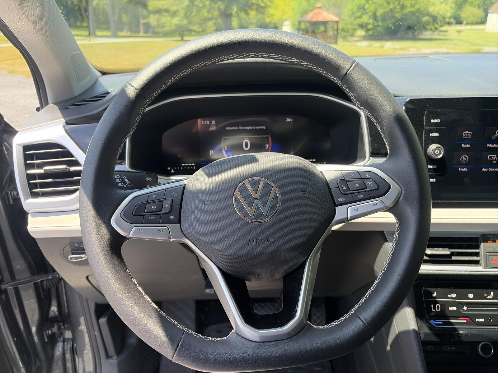 2025 Volkswagen Taos SE 4MOTION