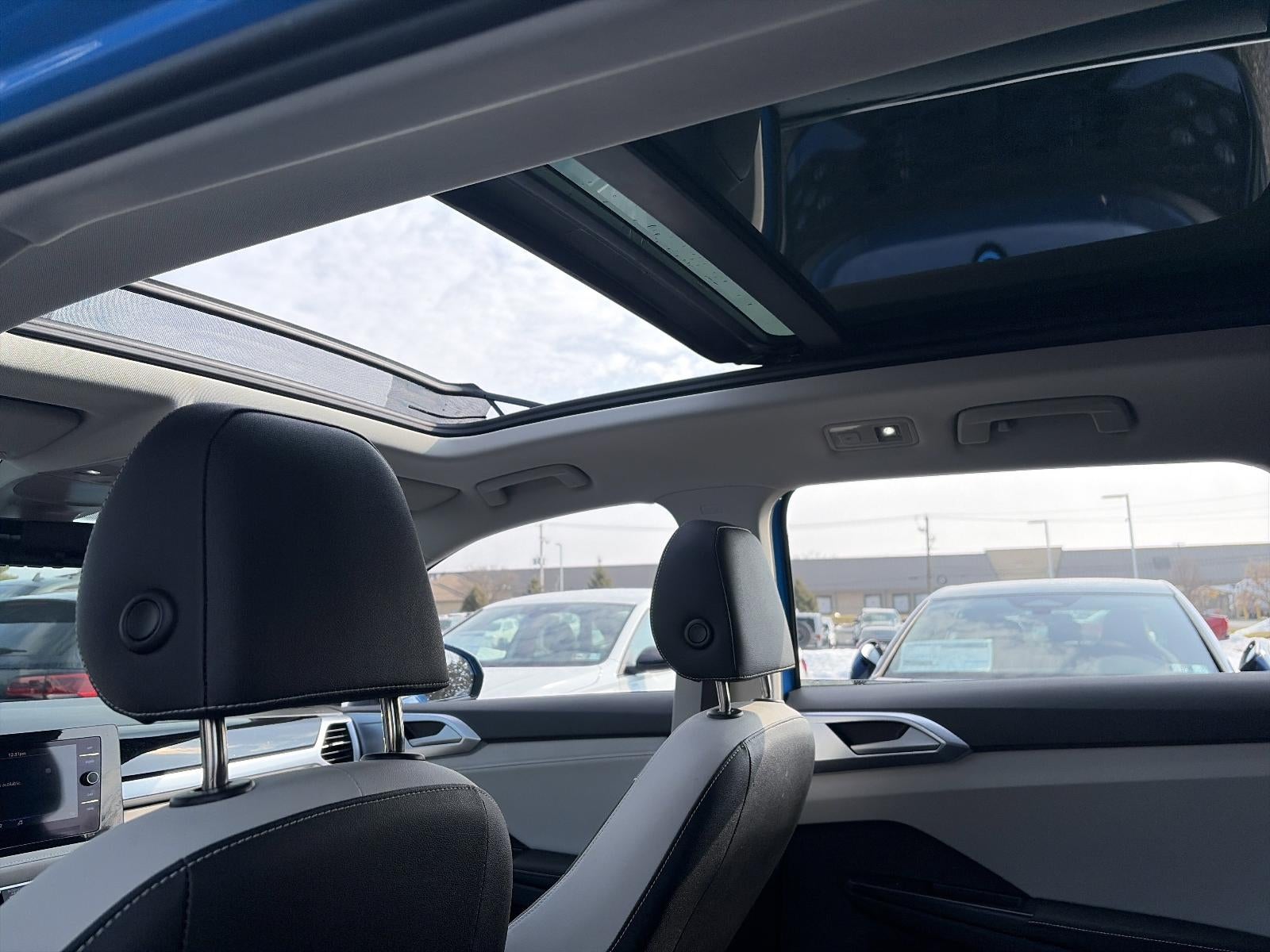 2025 Volkswagen Taos SE 4MOTION