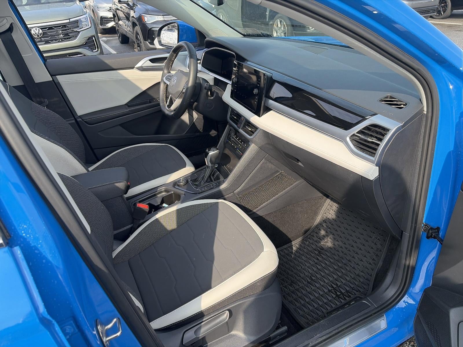 2025 Volkswagen Taos SE 4MOTION