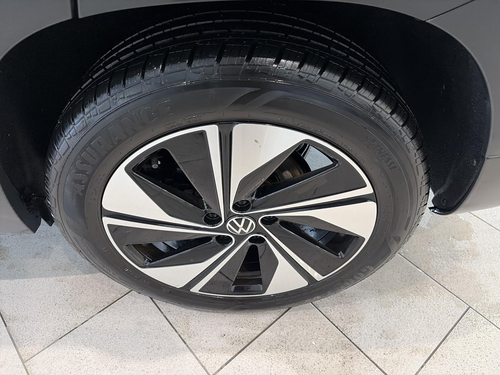 2024 Volkswagen Taos SE 4MOTION