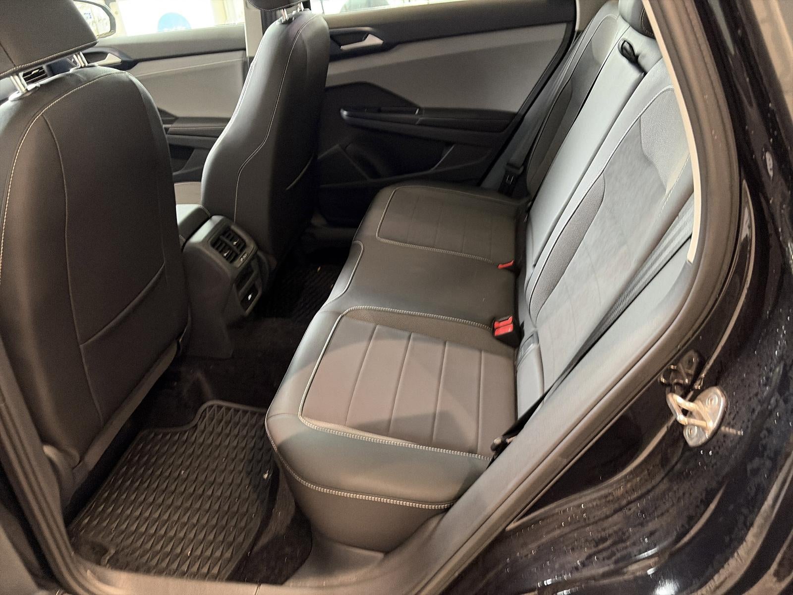 2024 Volkswagen Taos SE 4MOTION