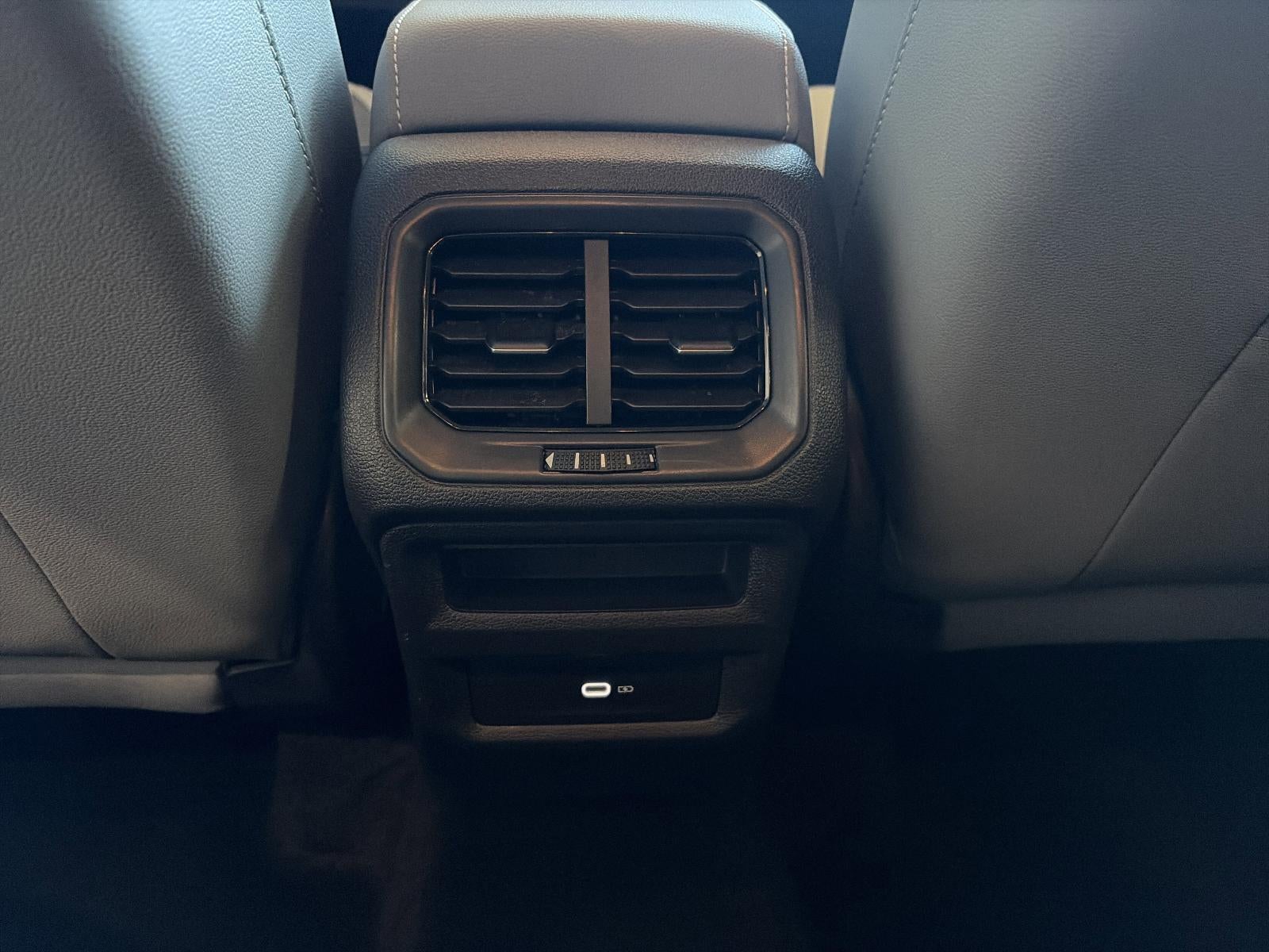 2022 Volkswagen Taos SE 4MOTION