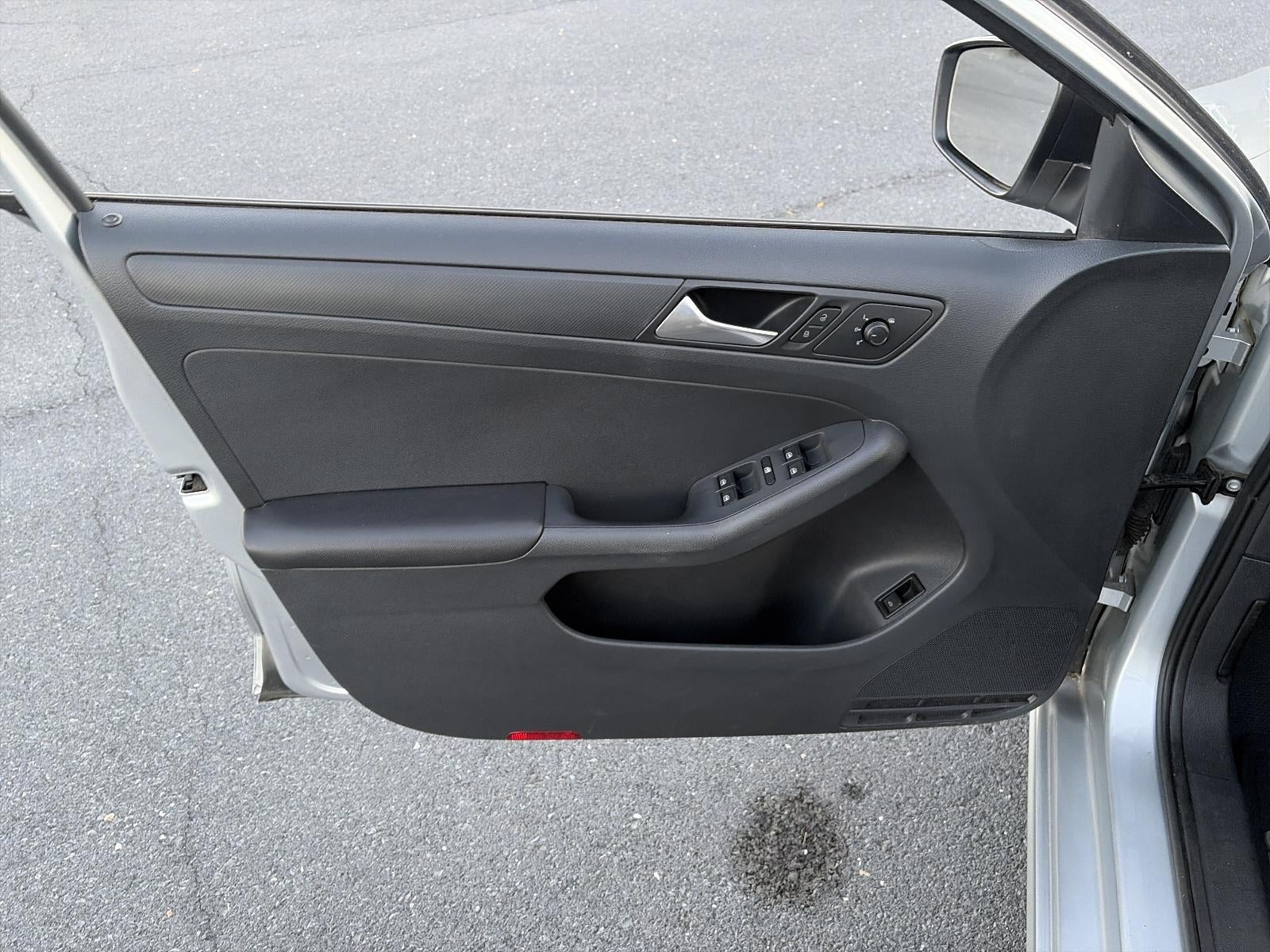 2016 Volkswagen Jetta 4dr Auto 1.4T S Sedan