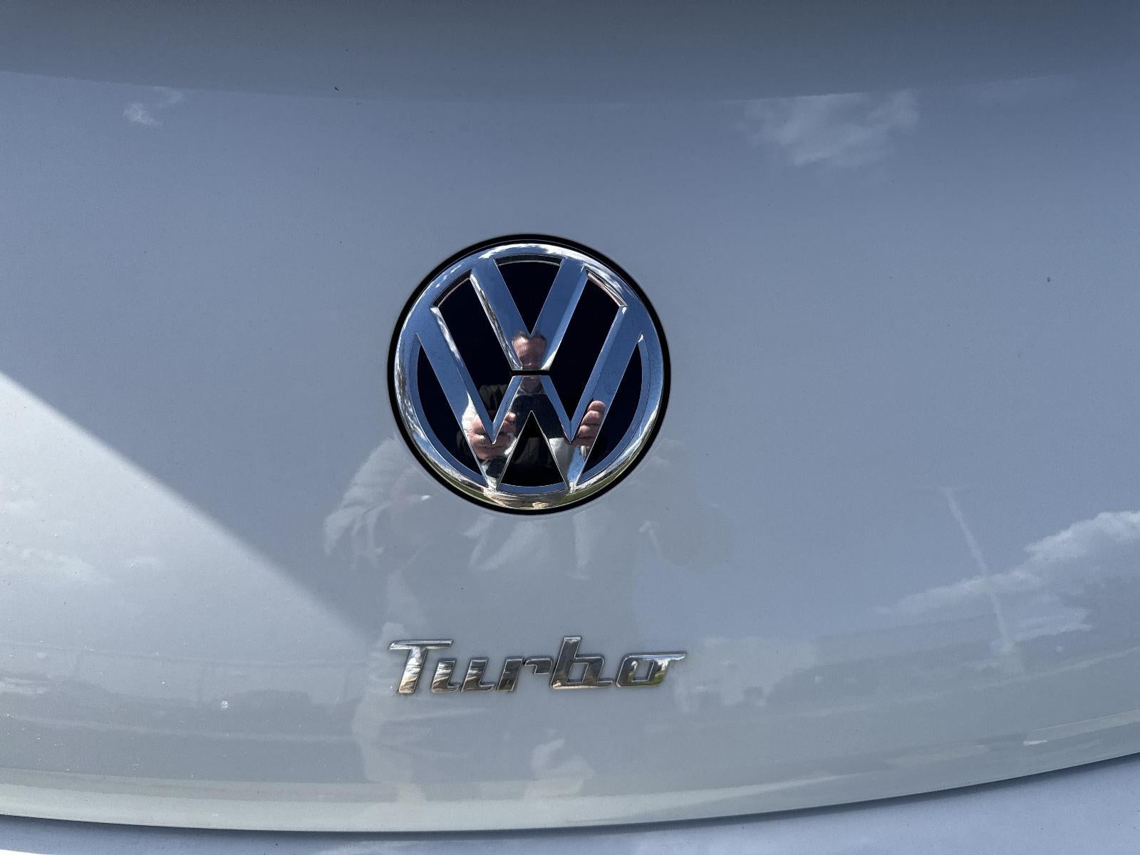 2016 Volkswagen Beetle Convertible 2dr Auto 1.8T Denim PZEV