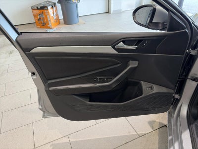 2025 Volkswagen Jetta S Auto