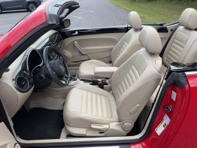 2013 Volkswagen Beetle Convertible 2dr DSG 2.0T PZEV *Ltd Avail*