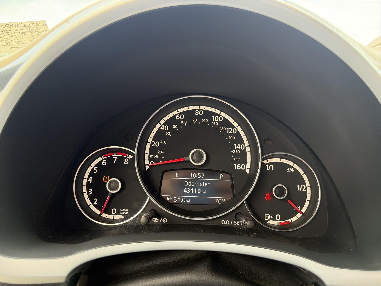 2013 Volkswagen Beetle Convertible 2dr DSG 2.0T PZEV *Ltd Avail*