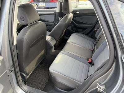 2025 Volkswagen Jetta SE Auto