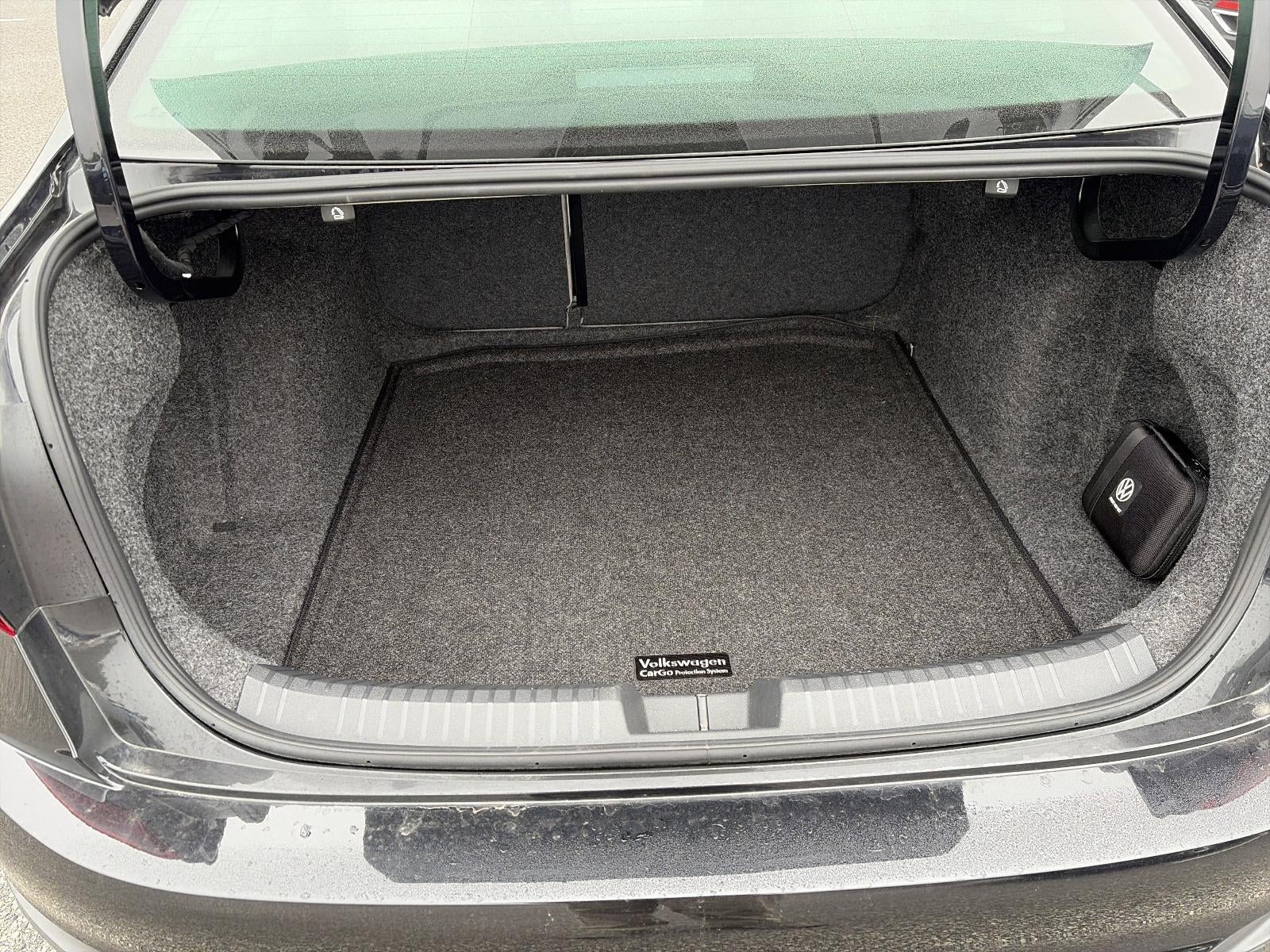 2025 Volkswagen Jetta SE Auto