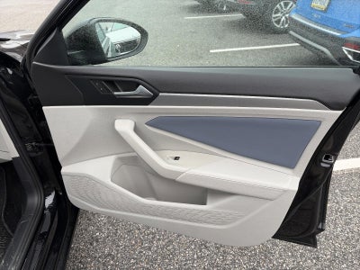 2025 Volkswagen Jetta SE Auto