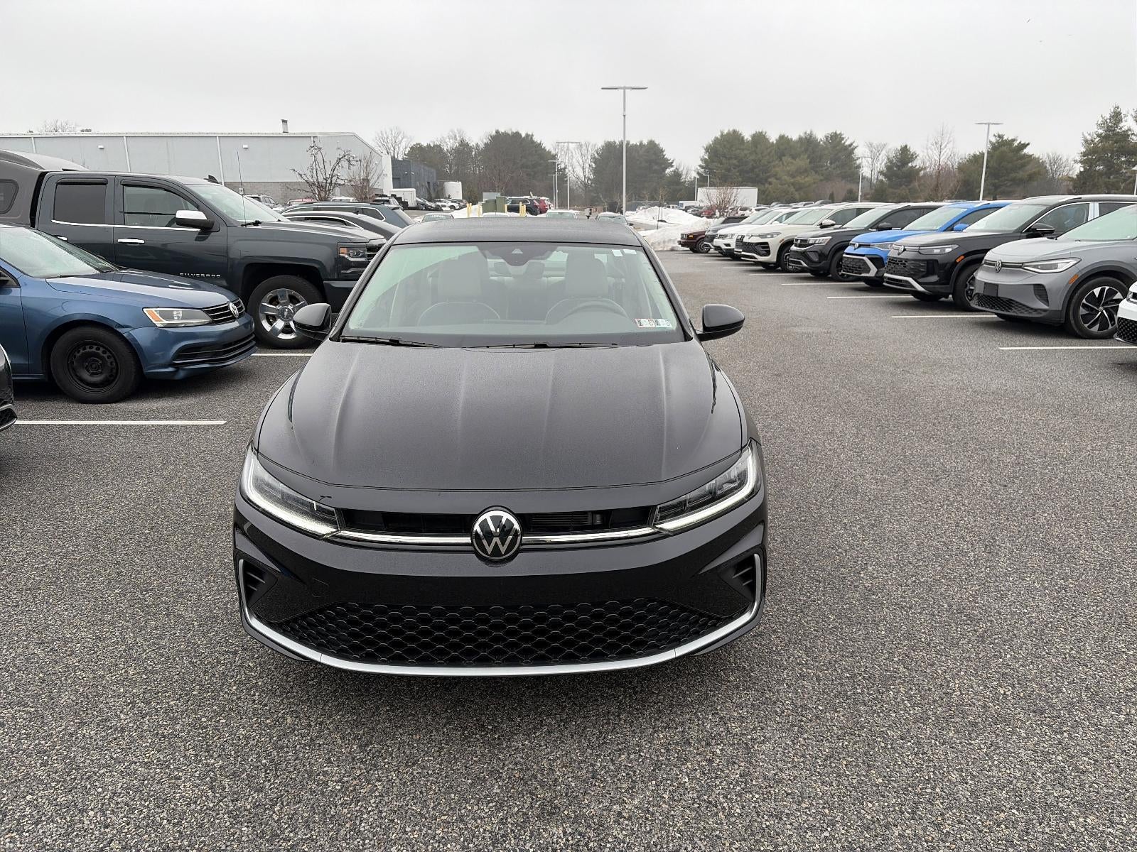 2025 Volkswagen Jetta SE Auto