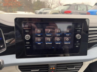 2025 Volkswagen Jetta SE Auto