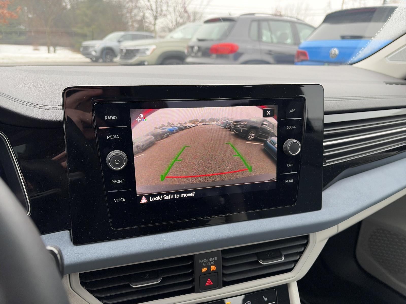 2025 Volkswagen Jetta SE Auto