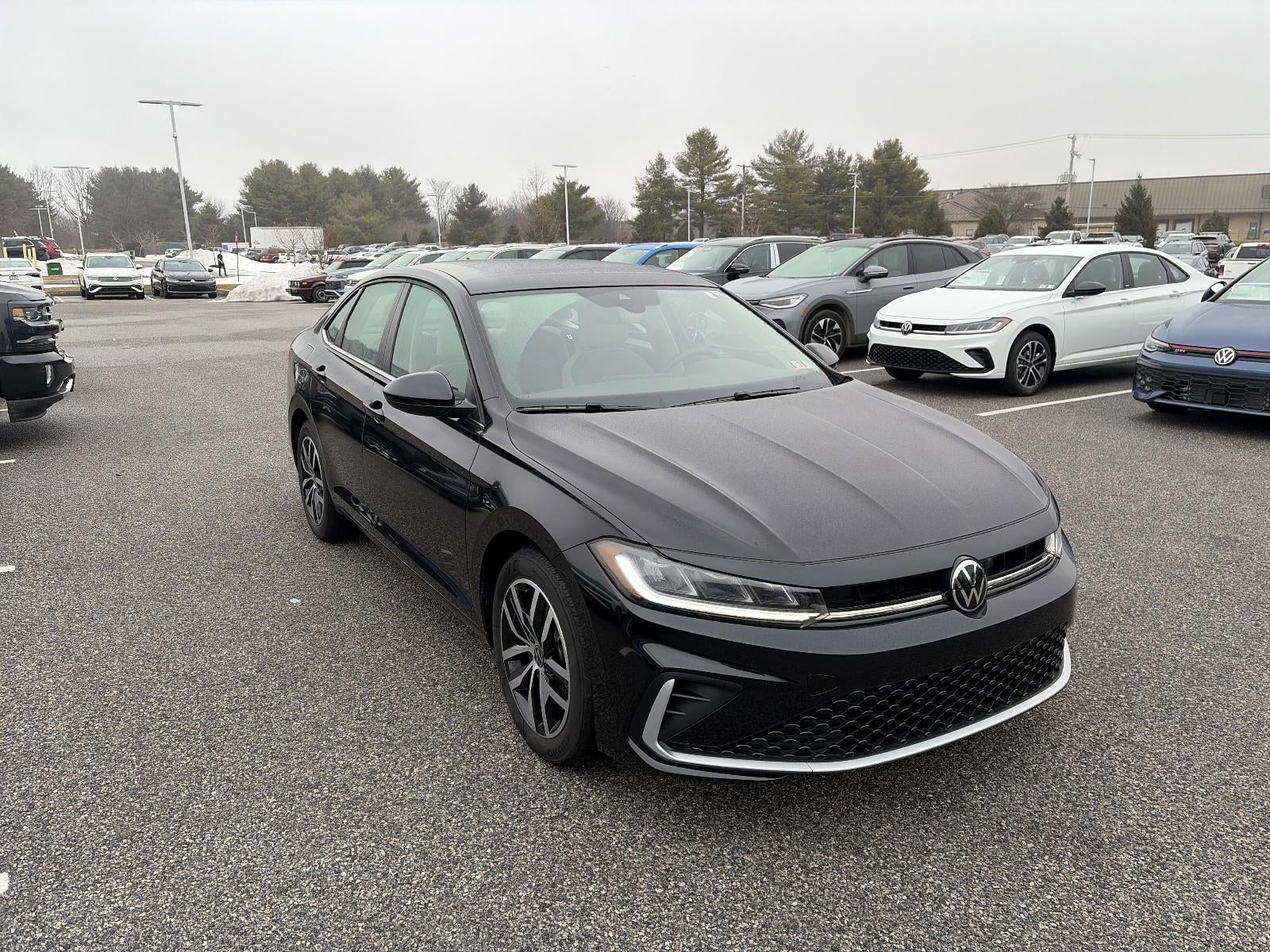 2025 Volkswagen Jetta SE Auto