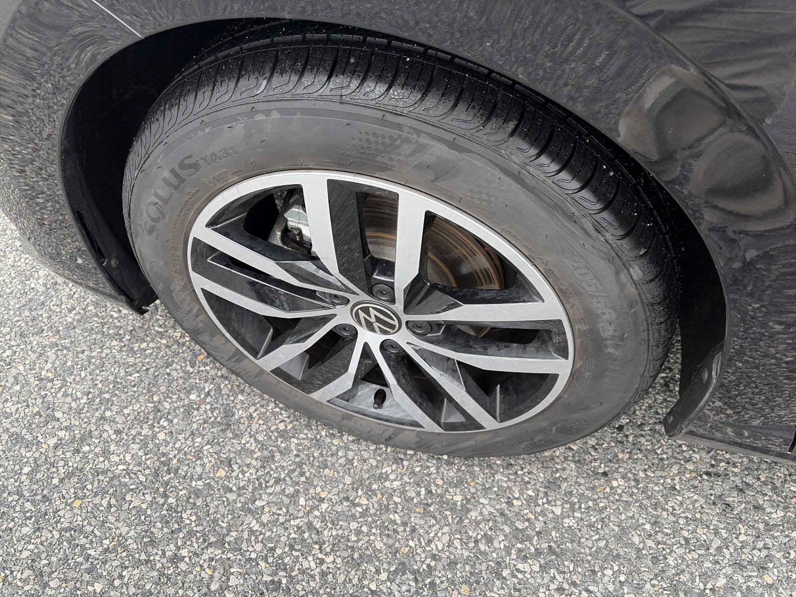 2025 Volkswagen Jetta SE Auto