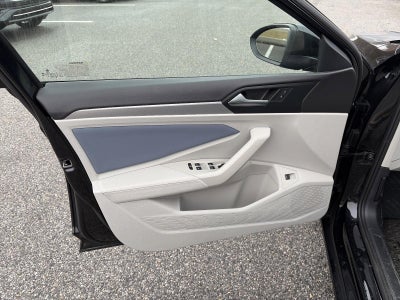 2025 Volkswagen Jetta SE Auto