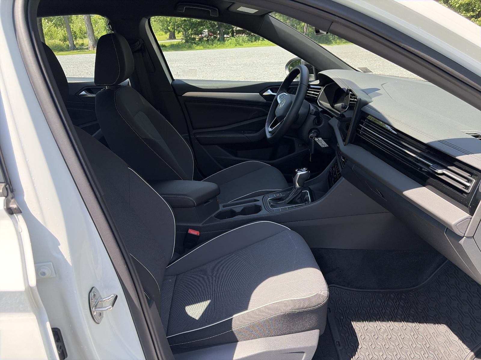 2025 Volkswagen Jetta Sport Auto