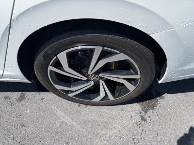 2025 Volkswagen Jetta SEL Auto