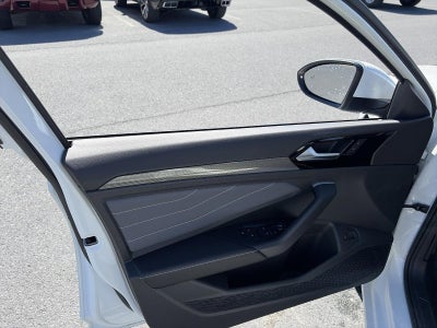 2025 Volkswagen Jetta SEL Auto