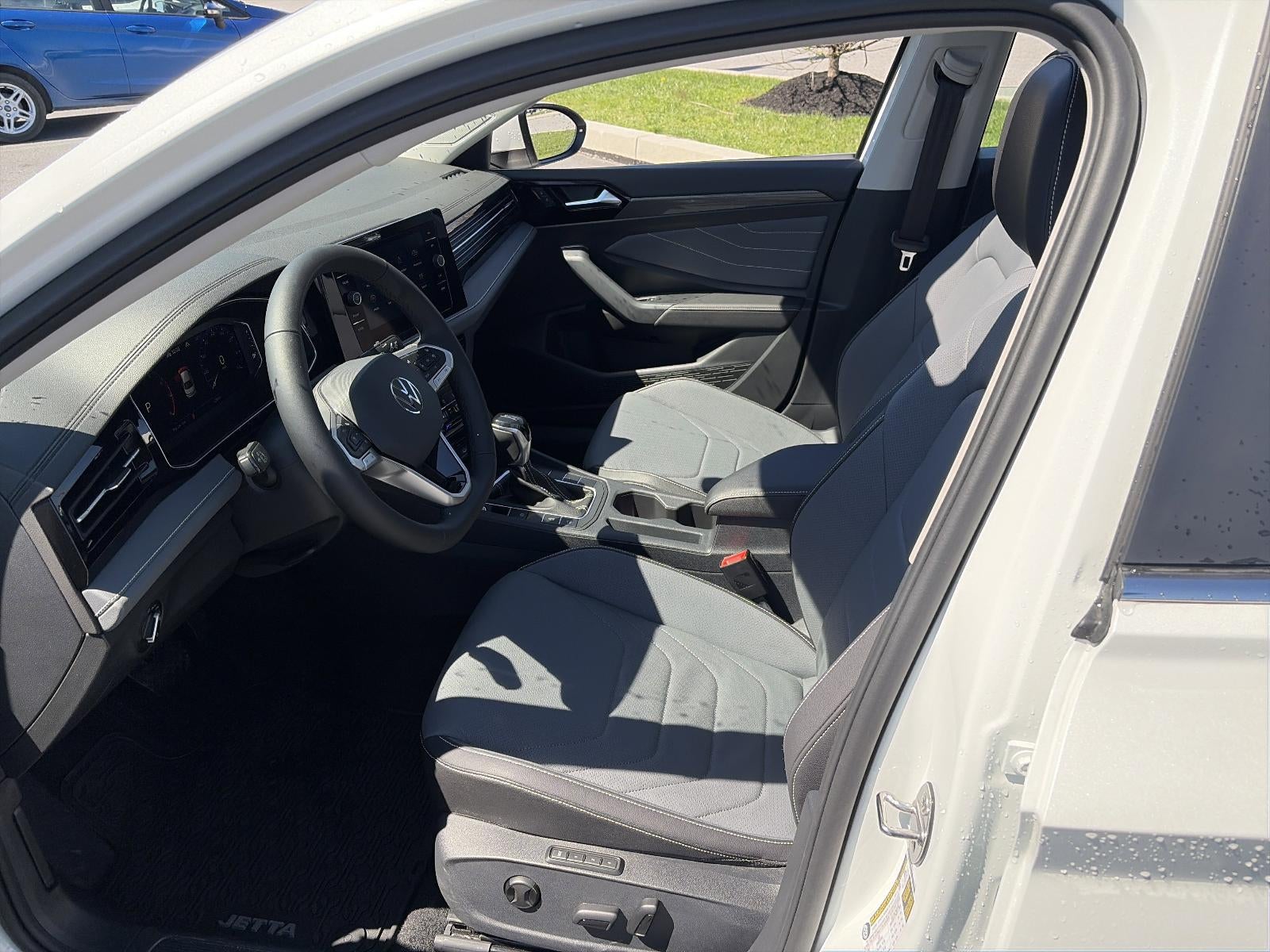 2025 Volkswagen Jetta SEL Auto