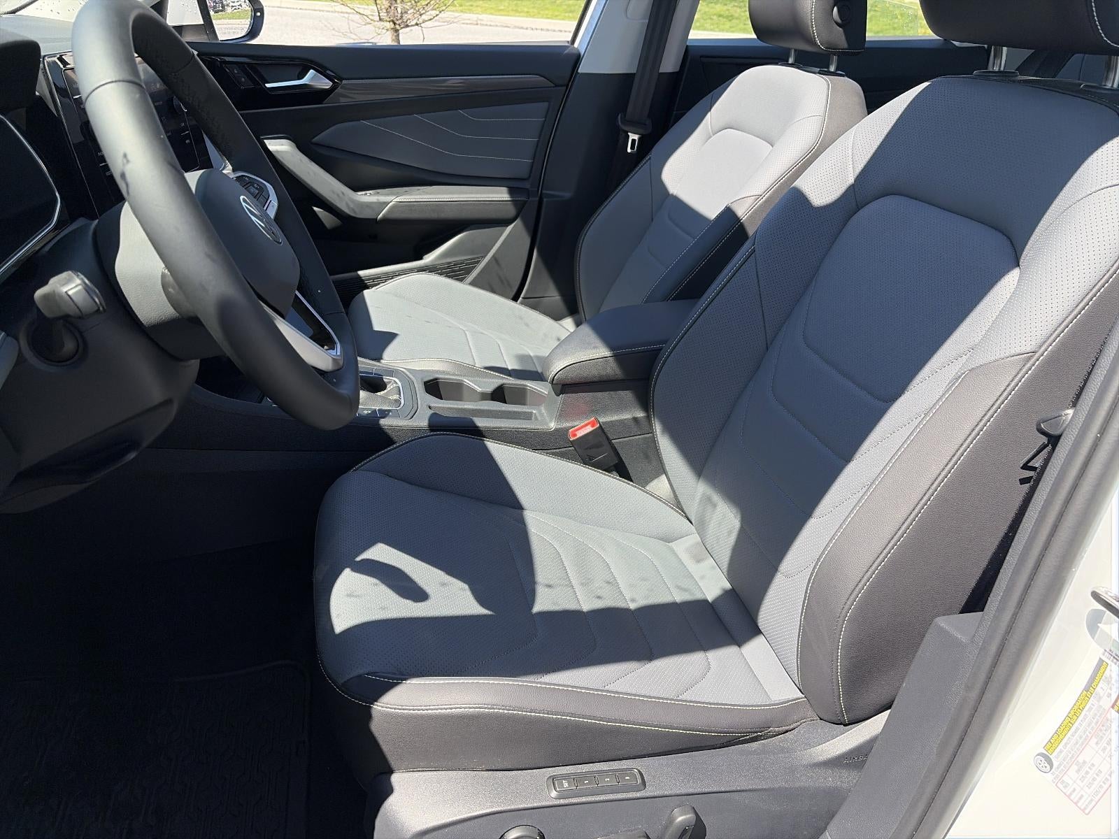 2025 Volkswagen Jetta SEL Auto