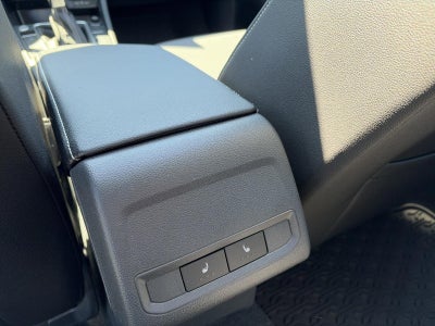 2025 Volkswagen Jetta SEL Auto