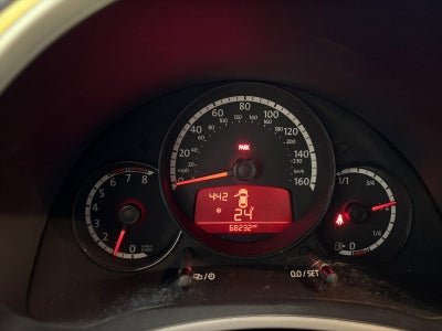 2013 Volkswagen Beetle 2dr Man 2.5L PZEV