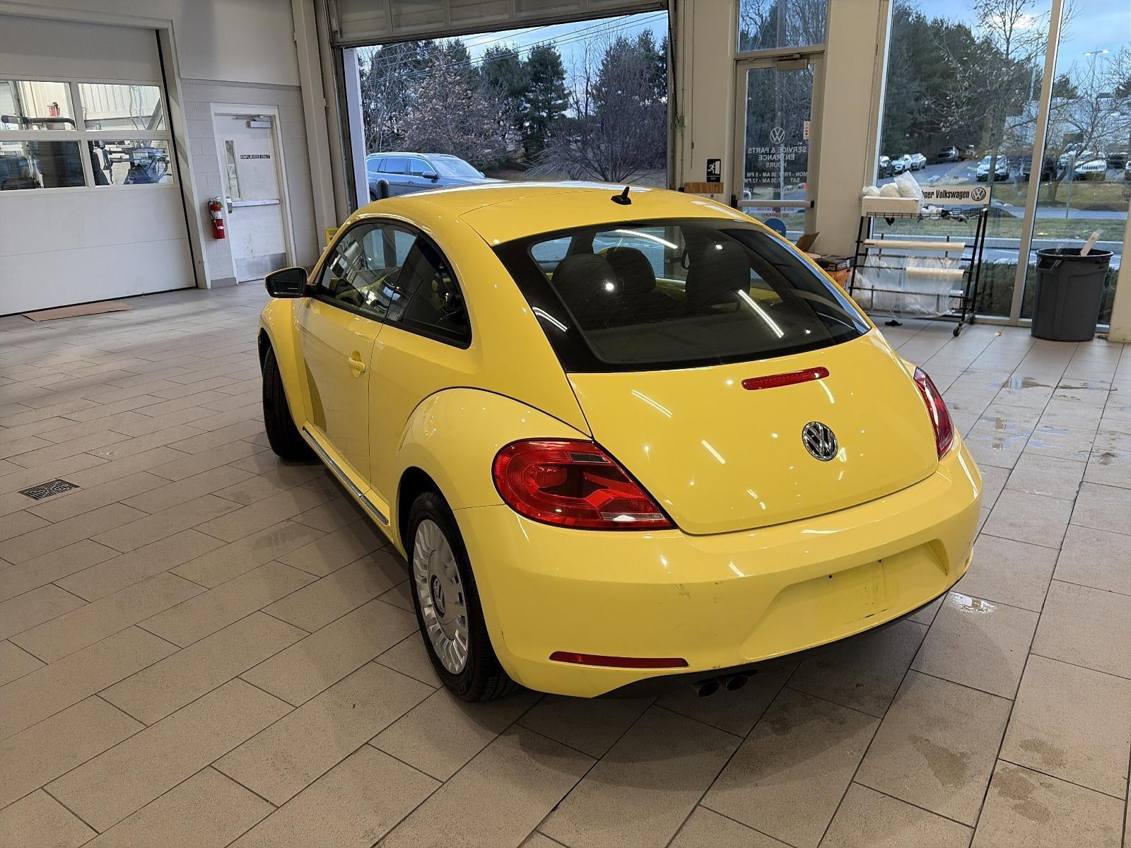 2013 Volkswagen Beetle 2dr Man 2.5L PZEV