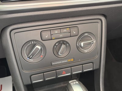 2014 Volkswagen Beetle 2dr DSG 2.0T Turbo R-Line PZEV