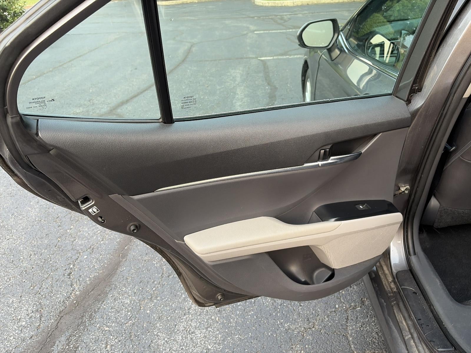 2019 Toyota Camry LE Auto (SE)