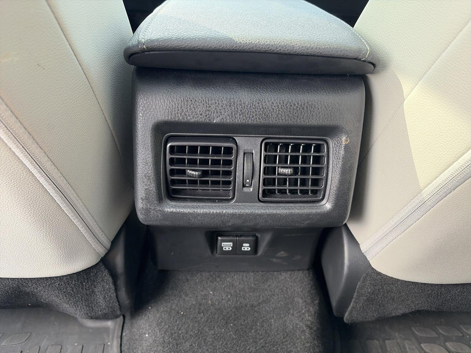 2025 Toyota Camry XSE AWD (Natl)