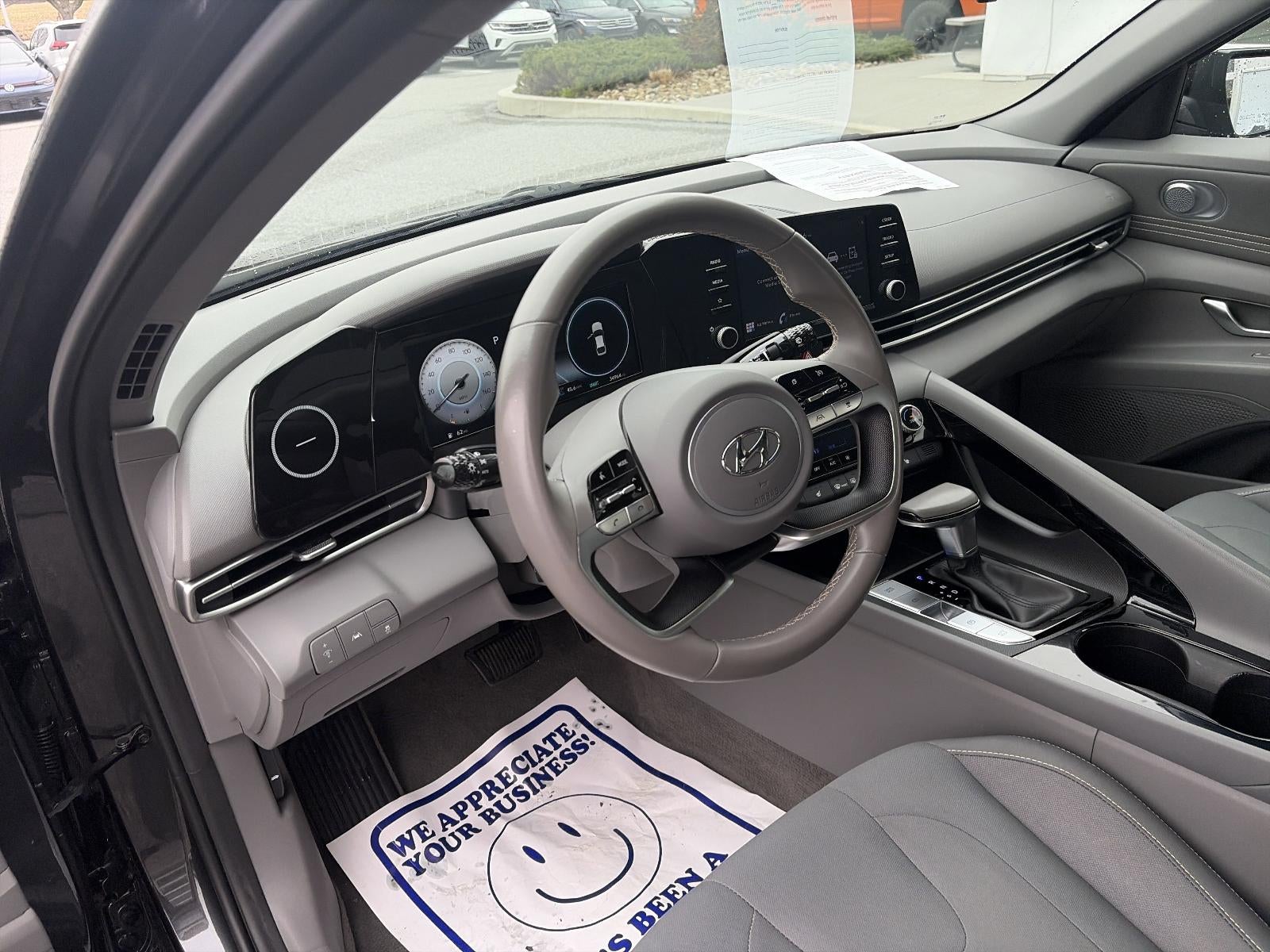 2022 Hyundai ELANTRA SEL IVT