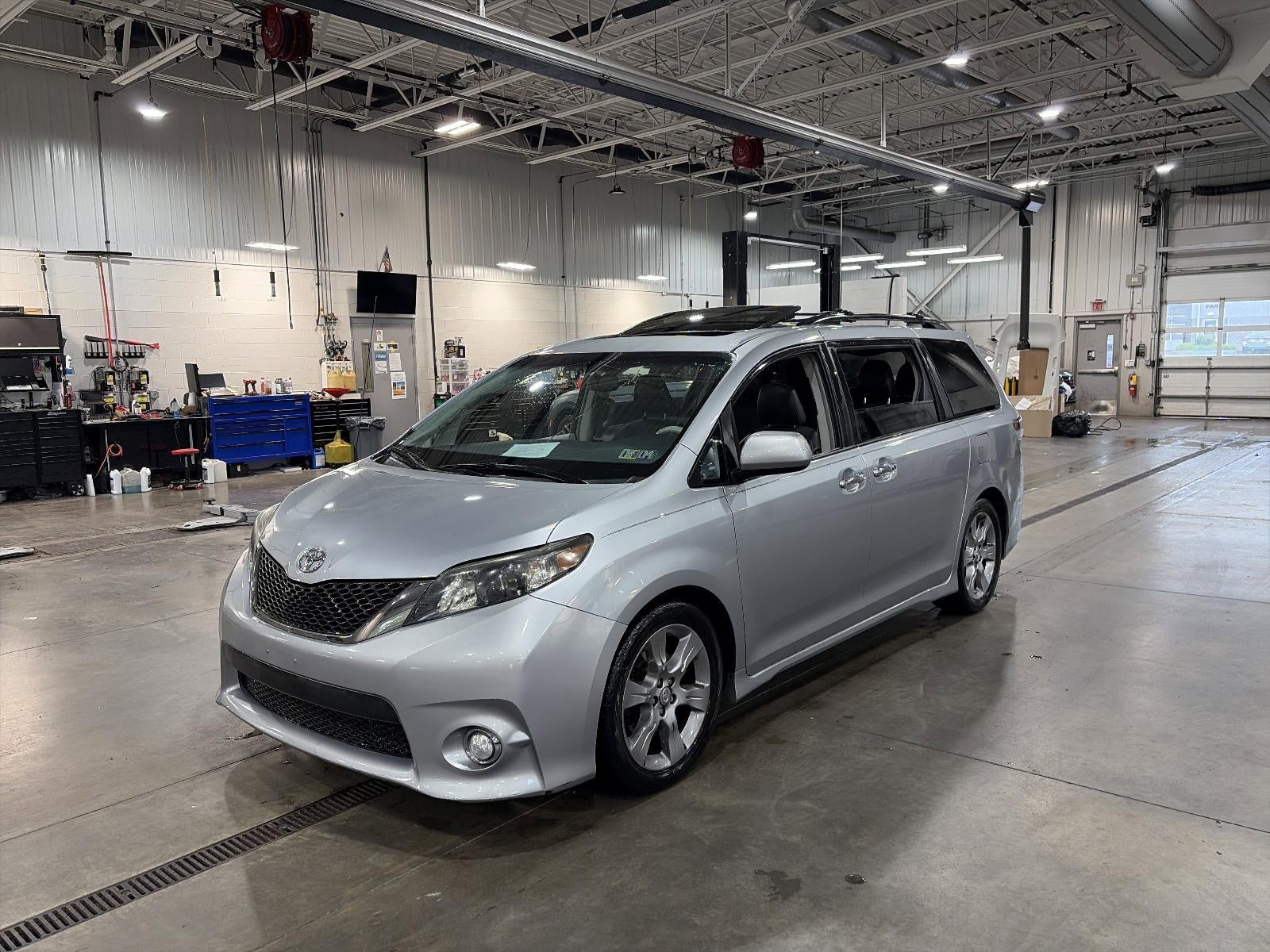 2013 Toyota Sienna 5dr 8-Pass Van V6 SE FWD (Natl)
