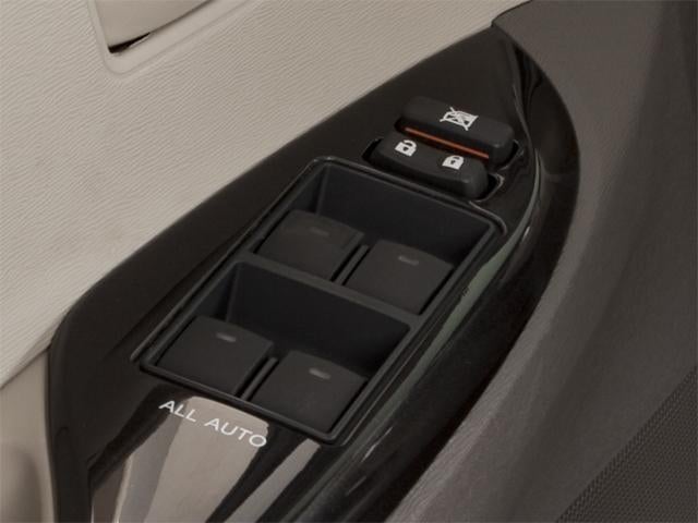 2013 Toyota Sienna 5dr 8-Pass Van V6 SE FWD (Natl)