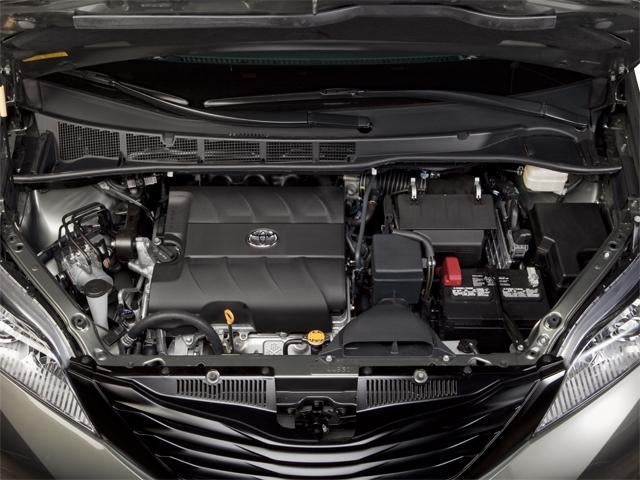 2013 Toyota Sienna 5dr 8-Pass Van V6 SE FWD (Natl)