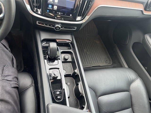 2024 Volvo S60 B5 FWD Plus Dark Theme