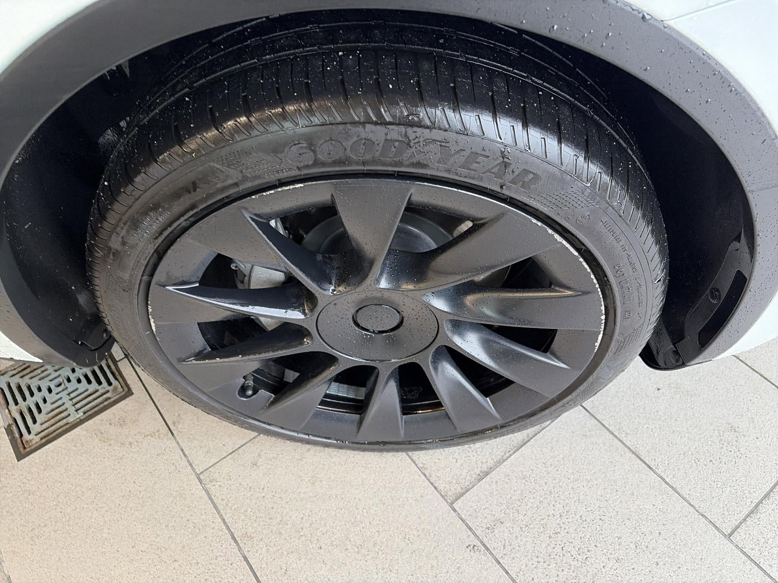 2023 Tesla Model Y Long Range AWD