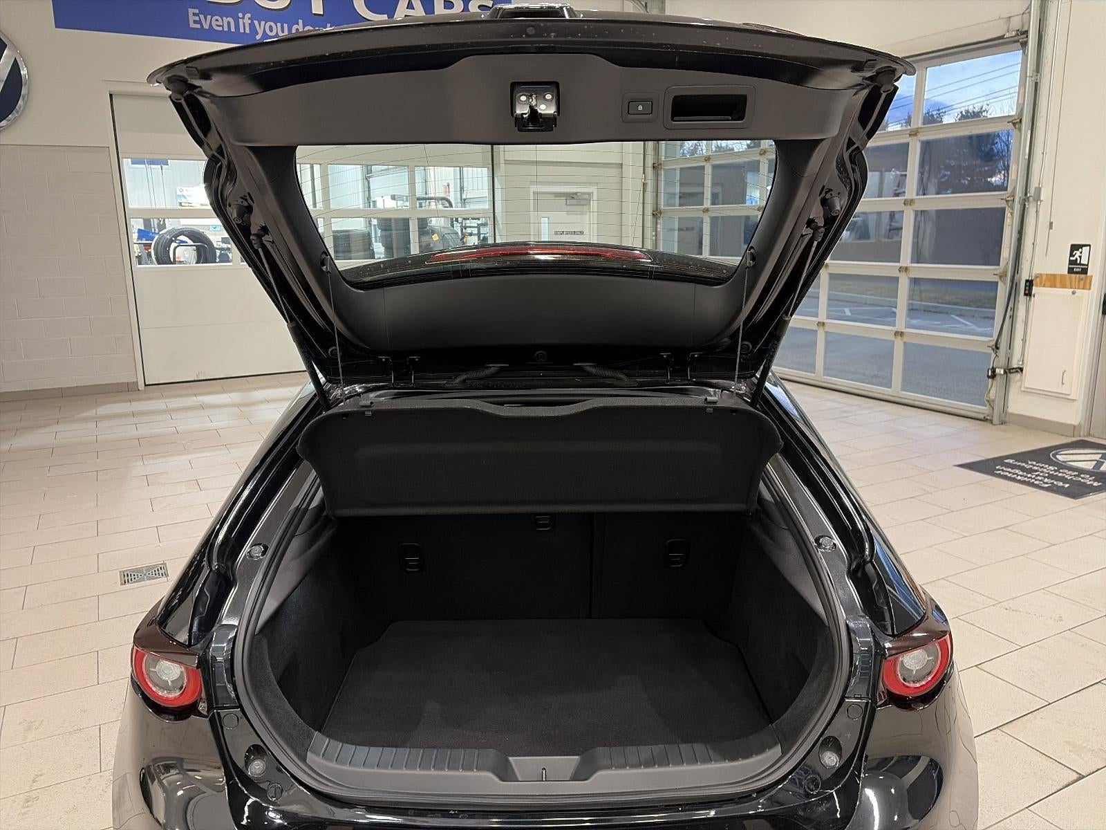 2024 Mazda Mazda3 Hatchback 2.5 S Preferred Auto FWD