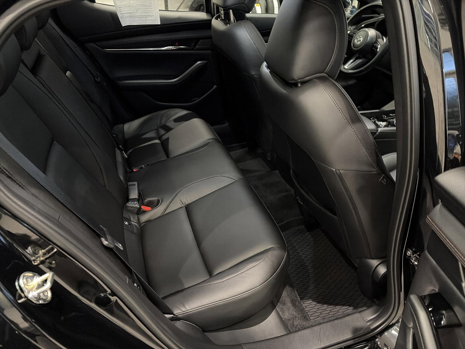 2024 Mazda Mazda3 Hatchback 2.5 S Preferred Auto FWD